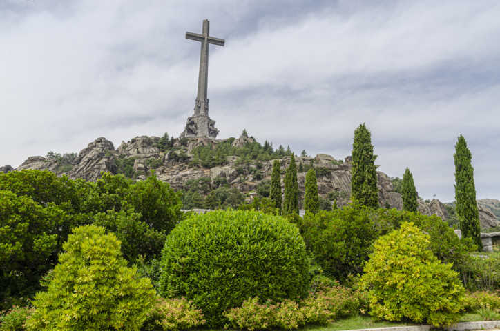 99 - Comunidad de Madrid - San Lorenzo del Escorial - Valle de Los Caidos - cruz
